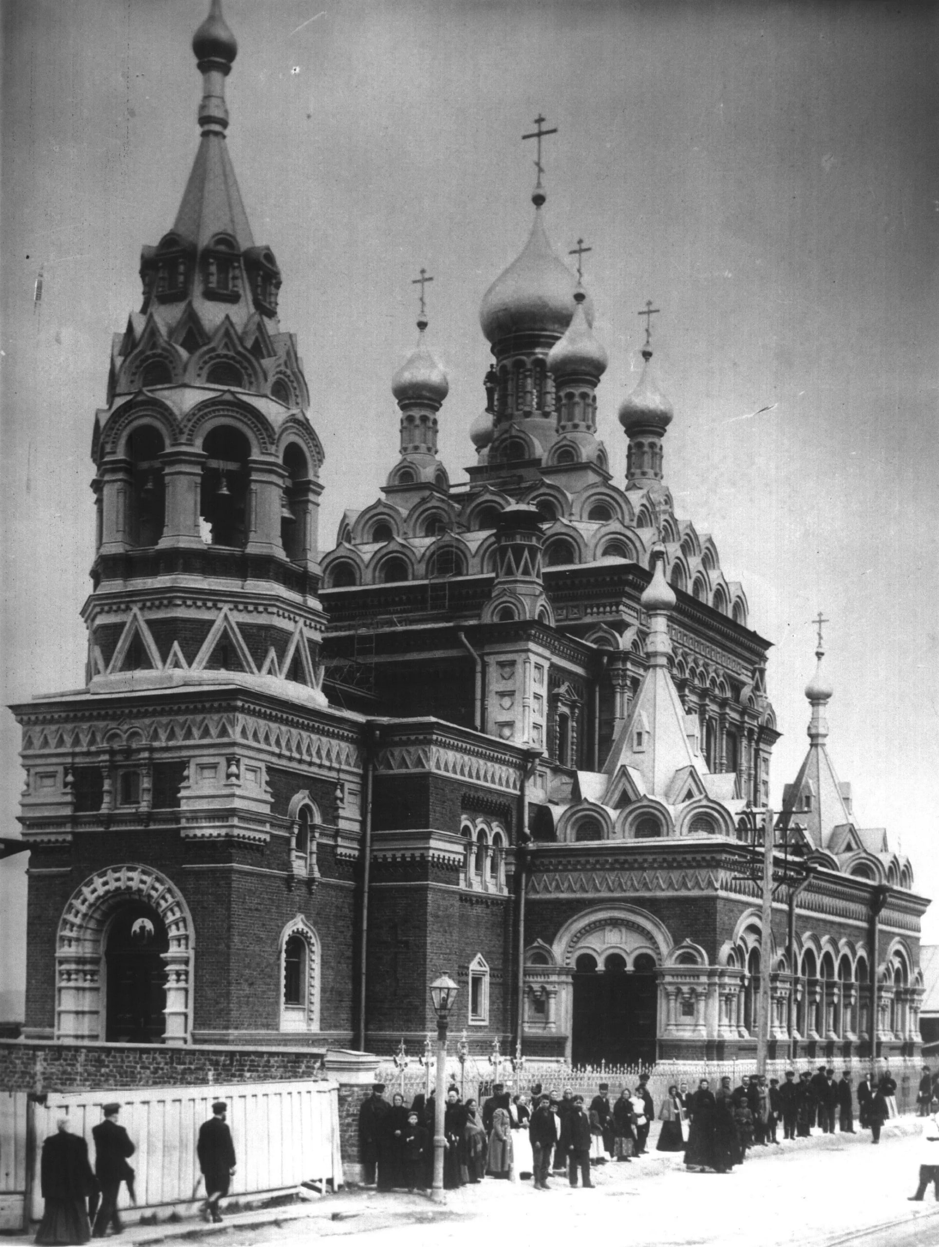 Скорбященская церковь у Стеклянного завода в Санкт-Петербурге на старинной фотографии