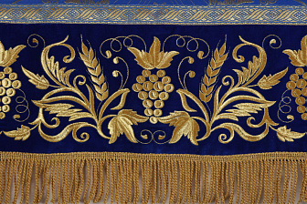 Пелена №01 парча вышивка на бархате 1,3х1,3 (на престол 1,0х1,0)