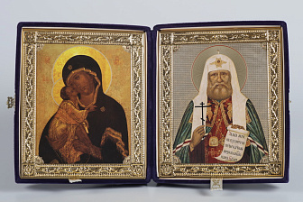 Складень в футляре 18х24 бархат, двойное тиснение, рамка золочёная