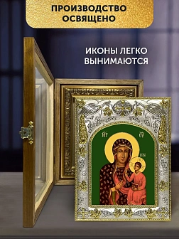 Икона Ченстоховская Божия Матерь в ризе и деревянном киоте, 26х22 см