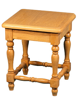 Пуфик с деревянным верхом.