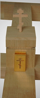 Престол №2 дуб 1.0х1.0 с золочеными гвоздями и золоченым мощевиком