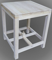 Престол №2 дуб 0.70х0.70 с золоч. гвоздями и золоченым мощевиком