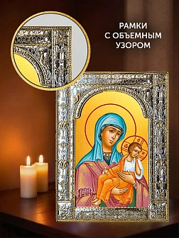 Икона Старорусская Божия Матерь в ризе и киоте под дерево, 33х27 см