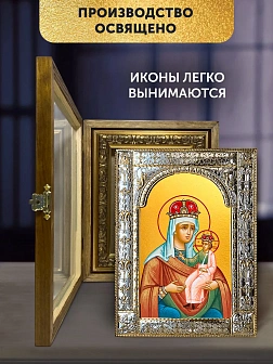Икона Новодворская Божия Матерь в ризе и деревянном киоте, 33х27 см